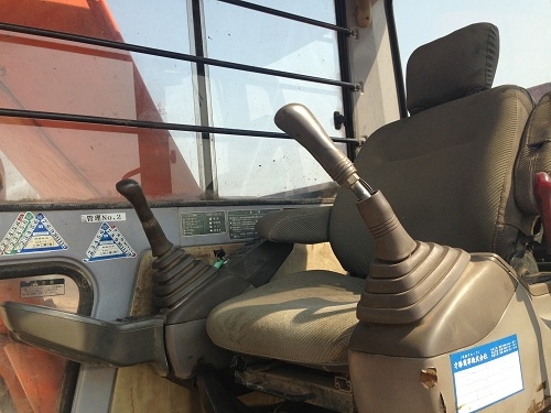 รถแบคโฮ HITACHI EX100-2