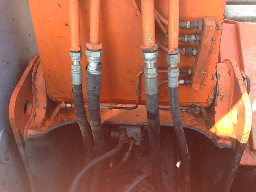 รถแบคโฮ HITACHI EX100-2