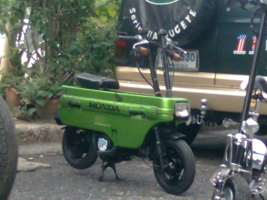 หัวข้อกระทู้: ***ขายรถป๊อป Transformer ของ Honda ครับ honda motocompo พับเก็บใส่ท้ายรถเอาไว้ไปขี่เล่นครับ เป็นของมือสองจากญี่ปุ่น เครื่องยนต์ 2จังหวะ เกียร์ออโต ระบบไฟครบ ขับขี่ง่าย น้ำหนัก 42กก. ผลิตปีเดียว 1982 ราคา 25500 บาท ติต่อ 0859688911 สมุทรปรากา