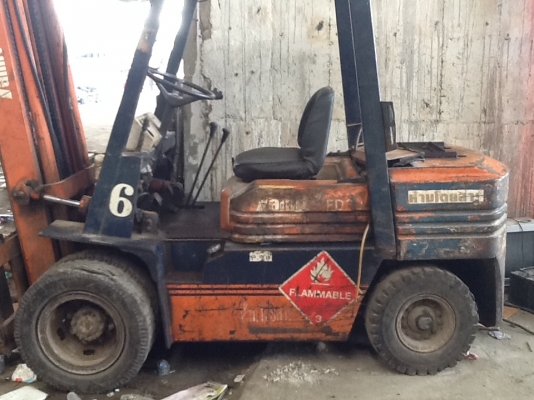 THAILIFT 3 ตัน เสา 6 เมตร ล้อหน้าคู่ เครื่องยนต์ มือสอง