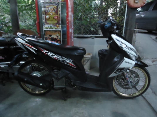 ขาย HONDA CLICK COMBI BRAKE  ออโต้เมติก สภาพดี (NO BOOK) เอาไว้ขี่เข้าสวนคับ,มีใบซื้อขายให้ครับ ราคาถูก 7,000.-ครับ