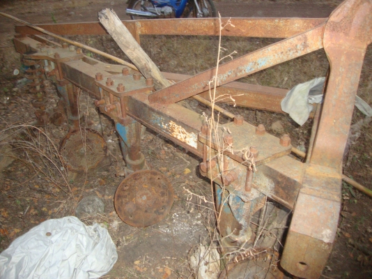 **ต้องทำเครื่อง**รภไถฟอร์ด 77 T3เรียบ ขายถูกๆ ครบชุด@ลำปาง