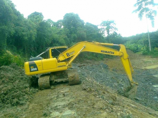ขายดาวน์ KOMATSU 200-8ใช้งาน2500ช.ม+ROCK195ขายเงินสด