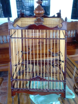 กรงนกหัวจุกไม้สัก