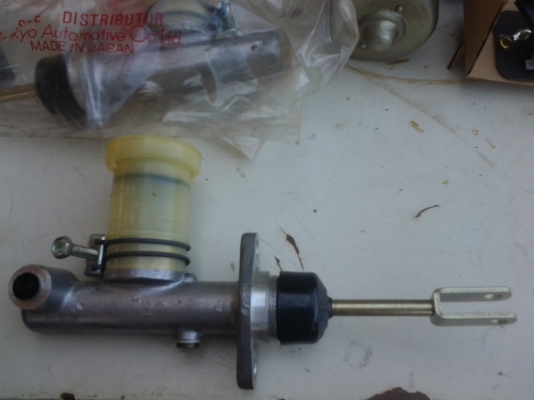 JOECLASSICขายอะไหล่520 521 620 720งานเก่าเก็บหลายรายการได้มาใหม่ๆสดๆร้อนๆมีทั้งอะไหล่ประดับยนต์  อะไหล่เครื่อง ของแท้งานเก่าเก็บสนใจอะไหล่ชิ้นไหนโทรสั่งได้เลยมีบริการจัดส่ง..