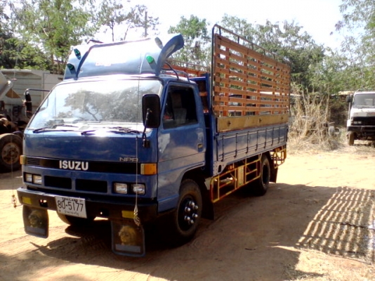 รถอีซูซุ NPR 115แรง สภาพสวยมาก