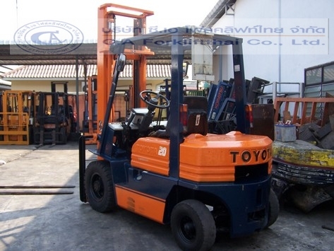 ขายรถ โฟล์คลิฟท์ TOYOTA รุ่น 5-FD20