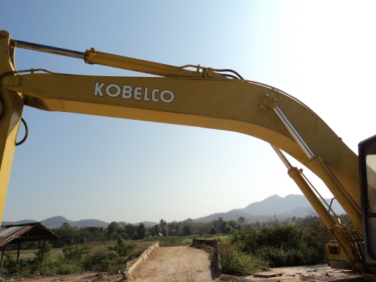 ขาย cobelco sk200 k907  ต่อรองได้ โทร 080-1253450