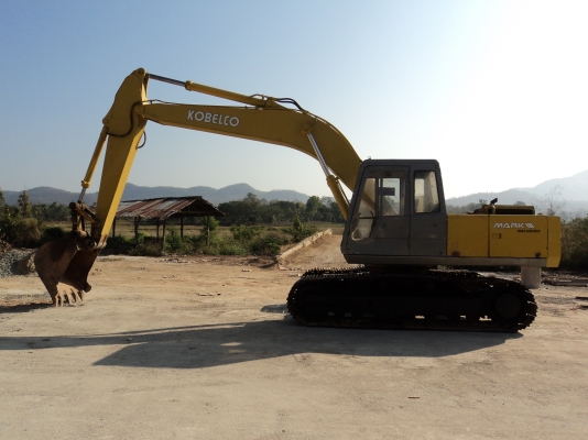 ขาย cobelco sk200 k907  ต่อรองได้ โทร 080-1253450