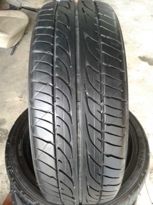 ขายเศษยาง215/55/17ปี13  เส้นเดียว1000