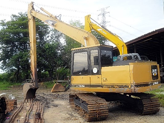 ยาวๆจัดไป cat e120b สนใจโทร 092-3309229 อี๊ด สองห้อง