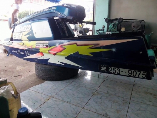 ขายเรือยืน คาวา 550cc. เครื่องหลีด 28,000 เล่นได้เลย..