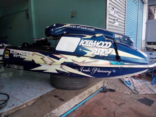 ขายเรือยืน คาวา 550cc. เครื่องหลีด 28,000 เล่นได้เลย..