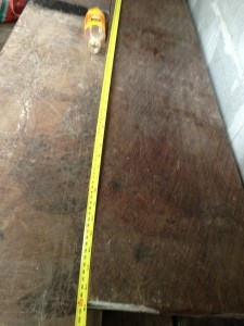 ไม้พื้นมะค่าหน้า 12 หนา 1.5 นิ้วรางลิ้นสวยๆครับไม้เก่าลอตท้ายครับ  หน้า 12  นิ้ว หนานิ้วครึ่ง ยาว 2  เมตรครับ ลางริ้นครับ มีประมาณ 50  ตารางวาครับ ราคานี้คุ้มมากครับ