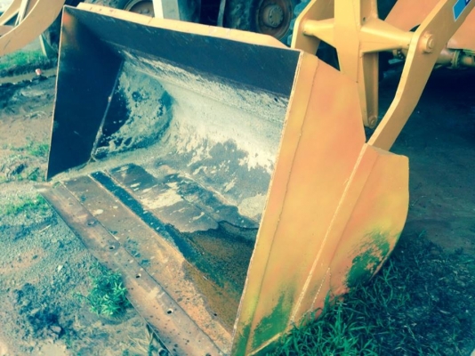 ***ขายแล้วครับขอบคุณ Truck2hand ขายรถตักล้อยาง KOMATSU JH30B-9175 เอวแข็ง ต่อแขน ขยายบุ้งกี๋แล้ว เครื่องเดิมปั้มเดิม เครื่อง ISUZU DA220 4สูบ 65 HP แน่นๆ แรงๆ ปั้มดี ระบบไฮฯใช้งานปกติ บุ้งกี๋ดี แขนดี ต่อแขนแล้ว ช่วงล่างดีแน่นดี ยางสวย4เส้น บอดี้สวย สีสันใ