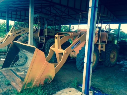 ***ขายแล้วครับขอบคุณ Truck2hand ขายรถตักล้อยาง KOMATSU JH30B-9175 เอวแข็ง ต่อแขน ขยายบุ้งกี๋แล้ว เครื่องเดิมปั้มเดิม เครื่อง ISUZU DA220 4สูบ 65 HP แน่นๆ แรงๆ ปั้มดี ระบบไฮฯใช้งานปกติ บุ้งกี๋ดี แขนดี ต่อแขนแล้ว ช่วงล่างดีแน่นดี ยางสวย4เส้น บอดี้สวย สีสันใ