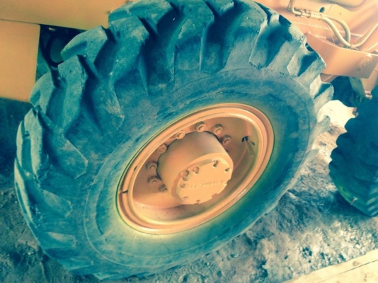 ***ขายแล้วครับขอบคุณ Truck2hand ขายรถตักล้อยาง KOMATSU JH30B-9175 เอวแข็ง ต่อแขน ขยายบุ้งกี๋แล้ว เครื่องเดิมปั้มเดิม เครื่อง ISUZU DA220 4สูบ 65 HP แน่นๆ แรงๆ ปั้มดี ระบบไฮฯใช้งานปกติ บุ้งกี๋ดี แขนดี ต่อแขนแล้ว ช่วงล่างดีแน่นดี ยางสวย4เส้น บอดี้สวย สีสันใ