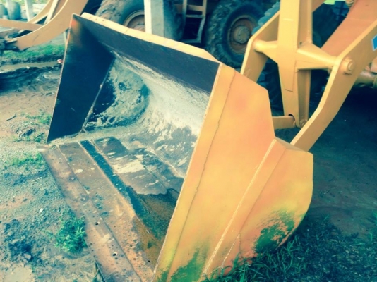 ***ขายแล้วครับขอบคุณ Truck2hand ขายรถตักล้อยาง KOMATSU JH30B-9175 เอวแข็ง ต่อแขน ขยายบุ้งกี๋แล้ว เครื่องเดิมปั้มเดิม เครื่อง ISUZU DA220 4สูบ 65 HP แน่นๆ แรงๆ ปั้มดี ระบบไฮฯใช้งานปกติ บุ้งกี๋ดี แขนดี ต่อแขนแล้ว ช่วงล่างดีแน่นดี ยางสวย4เส้น บอดี้สวย สีสันใ