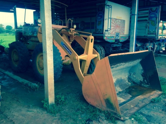 ***ขายแล้วครับขอบคุณ Truck2hand ขายรถตักล้อยาง KOMATSU JH30B-9175 เอวแข็ง ต่อแขน ขยายบุ้งกี๋แล้ว เครื่องเดิมปั้มเดิม เครื่อง ISUZU DA220 4สูบ 65 HP แน่นๆ แรงๆ ปั้มดี ระบบไฮฯใช้งานปกติ บุ้งกี๋ดี แขนดี ต่อแขนแล้ว ช่วงล่างดีแน่นดี ยางสวย4เส้น บอดี้สวย สีสันใ