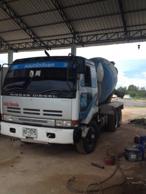 ขายรถโม่ Nissan UD เครื่อง Hino EK.100