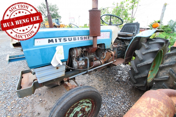 AUC 6 Code 001  แทรกเตอร์  เก่านอก Misubishi D2350  ราคา เริ่มต้นการประมูล 25,000 บาท