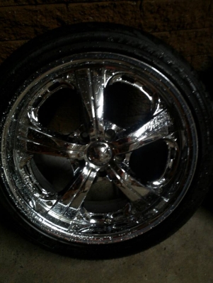 ราคา พิเศษ ครับ 10900 ครับ ถึง วันที่ 17-9-14ขายล้อแมกซ์ โครมเมี่ยม ViP เงาๆ 5 รู 114.3 ลาย 5 ก้าน กว้าง 7.5 นิ้ว พร้อมยาง