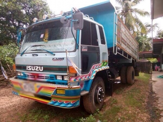 ขายรถบรรทุกหกล้อดัมพ์ ISUZU ROCKY เครื่อง 195 แรง กระบะดัมพ์ 4.40 เมตร ยาง 9.00 ทะเบียนพร้อม