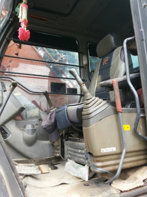 รถแบคโฮ มีใบอินวอย ราคา 1320000 บ.