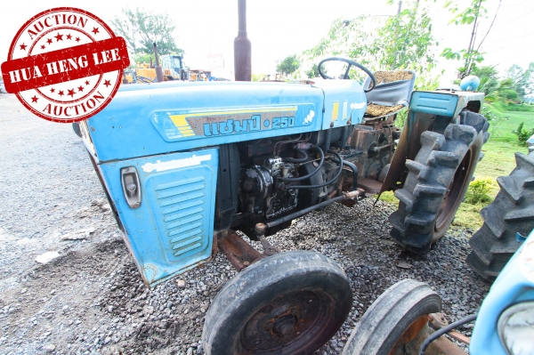 AUC 6 Code 005  แทรกเตอร์  Champ 250  ราคา เริ่มต้นการประมูล 35,000 บาท