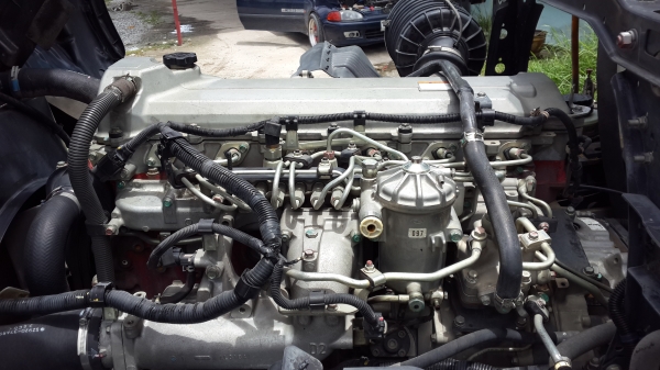 ขายรถบรรทุกน้ำมันซีรี่ 500 โหลดล่าง ถัง 18000 ลิตร