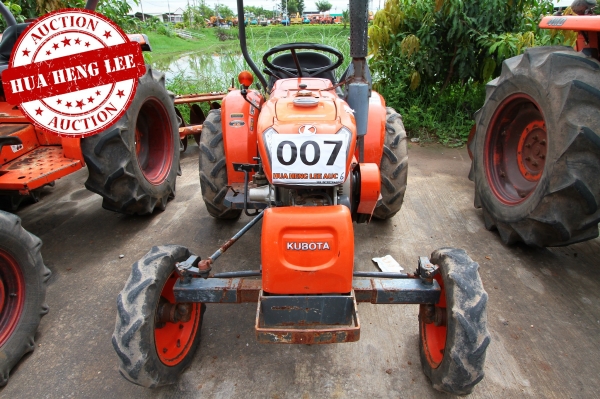 AUC 6 Code 007  แทรกเตอร์  KUBOTA KRT140  ราคา เริ่มต้นการประมูล 70,000 บาท