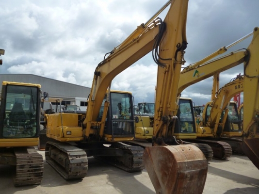 ขายรถขุดKOMATSU แทรคเหล็กปนยาง  สภาพสวย มือ 2นำเข้าจากญี่ปุ่น