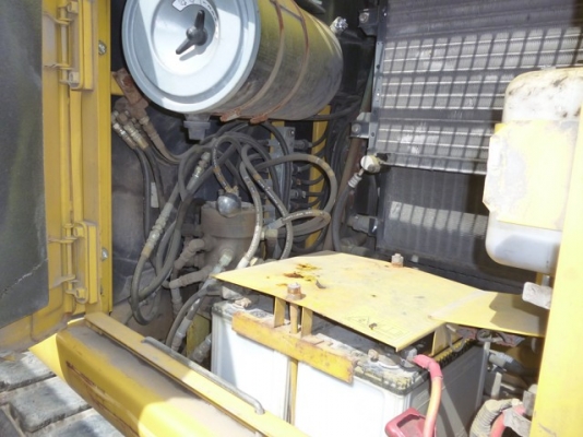 ขายรถขุดKOMATSU แทรคเหล็กปนยาง  สภาพสวย มือ 2นำเข้าจากญี่ปุ่น