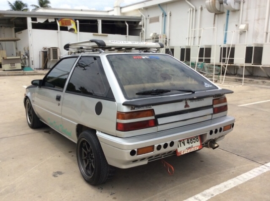 ขายรถมิตซู แชมป์ 3 ประตู ปี 92 เครื่องเดิม 1.5 เกียร์ออโต้ ติดแก๊ส LPG พวงมาลัยเพาเวอร์ ภายในเบาะสวยเดิม แอร์เย็น วิทยุ CD  ตัวถังเดิม สีเต็ม แร็คหลังคาพร้อม แม็ก 15 รถขับดี หายาก พร้อมใช้ครับ