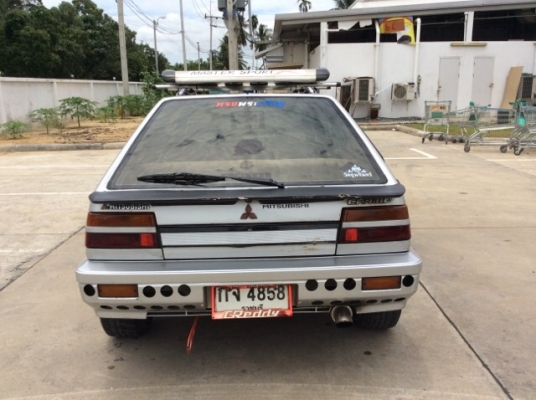 ขายรถมิตซู แชมป์ 3 ประตู ปี 92 เครื่องเดิม 1.5 เกียร์ออโต้ ติดแก๊ส LPG พวงมาลัยเพาเวอร์ ภายในเบาะสวยเดิม แอร์เย็น วิทยุ CD  ตัวถังเดิม สีเต็ม แร็คหลังคาพร้อม แม็ก 15 รถขับดี หายาก พร้อมใช้ครับ