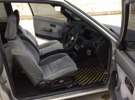 ขายรถมิตซู แชมป์ 3 ประตู ปี 92 เครื่องเดิม 1.5 เกียร์ออโต้ ติดแก๊ส LPG พวงมาลัยเพาเวอร์ ภายในเบาะสวยเดิม แอร์เย็น วิทยุ CD  ตัวถังเดิม สีเต็ม แร็คหลังคาพร้อม แม็ก 15 รถขับดี หายาก พร้อมใช้ครับ