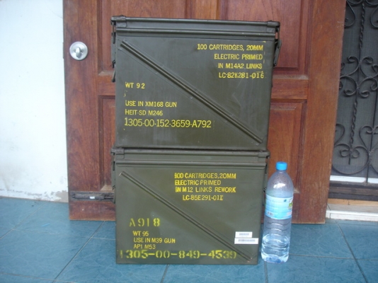 ลังกระสุนใส่เครื่องมือ สภาพสวย ใบใหญ่ ลังกระสุนใส่เครื่องมือ สภาพสวย ใบใหญ่