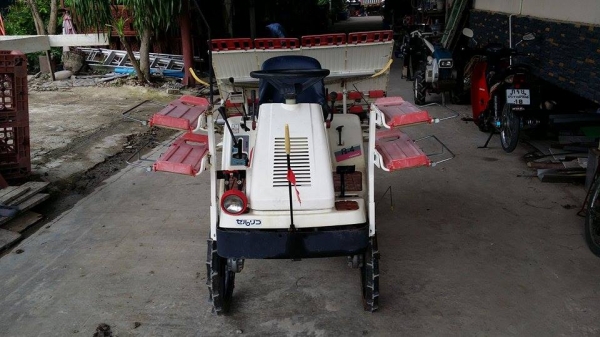 รถปลูกข้าวนั่งขับ YANMAR  เก่าญี่ปุ่น สภาพสวย เครื่องยนต์ติดง่าย สภาพพร้อมใช้งาน