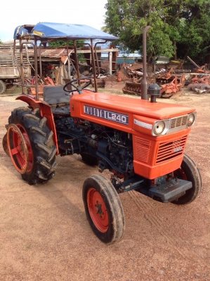 แทรกเตอร์คูโบต้า 24 แรง เดิมทั้งคัน เครื่องดี เกียรดี พร้อมใช้งาน ขายพร้อมผานหลัง