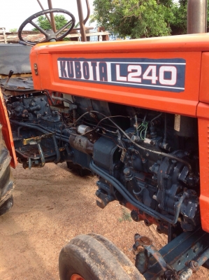 แทรกเตอร์คูโบต้า 24 แรง เดิมทั้งคัน เครื่องดี เกียรดี พร้อมใช้งาน ขายพร้อมผานหลัง