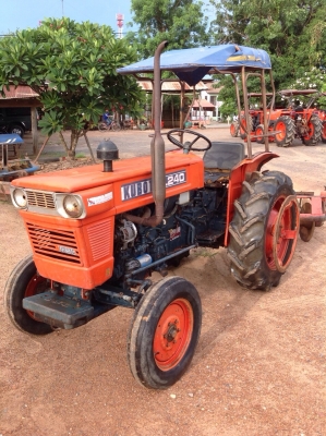 แทรกเตอร์คูโบต้า 24 แรง เดิมทั้งคัน เครื่องดี เกียรดี พร้อมใช้งาน ขายพร้อมผานหลัง