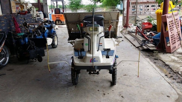 รถปลูกข้าวนั่งขับ ISEKI  เก่าญี่ปุ่น สภาพสวย เครื่องยนต์ติดง่าย สภาพพร้อมใช้งาน