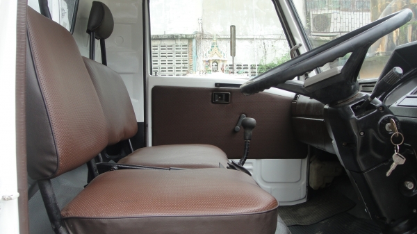 HINO ฃุปเปอร์เสี่ย 117แรง ยาว5.50ม.  เครื่องดี คัสฃีสวยจัด