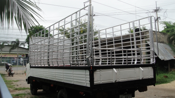 HINO ฃุปเปอร์เสี่ย 117แรง ยาว5.50ม.  เครื่องดี คัสฃีสวยจัด