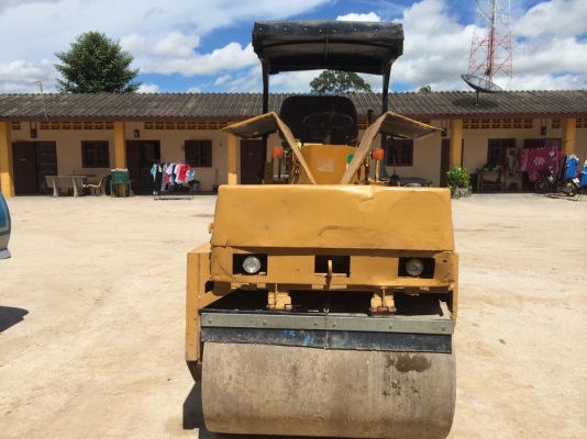 ขายรถบด 4ตัน KOMATSU