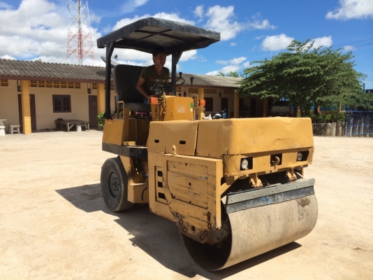 ขายรถบด 4ตัน KOMATSU