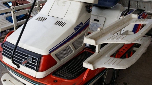 รถปลูกข้าวนั่งขับ KUBOTA เก่าญี่ปุ่น สภาพสวย เครื่องยนต์ติดง่าย สภาพพร้อมใช้งาน รถปลูกข้าวนั่งขับ KUBOTA เก่าญี่ปุ่น สภาพสวย เครื่องยนต์ติดง่าย สภาพพร้อมใช้งาน