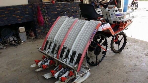 รถปลูกข้าวนั่งขับ KUBOTA เก่าญี่ปุ่น สภาพสวย เครื่องยนต์ติดง่าย สภาพพร้อมใช้งาน รถปลูกข้าวนั่งขับ KUBOTA เก่าญี่ปุ่น สภาพสวย เครื่องยนต์ติดง่าย สภาพพร้อมใช้งาน