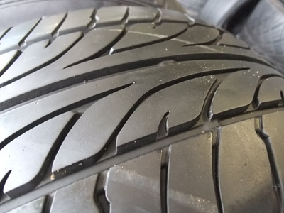 ยาง Dunlop 225/40/18 ปี 12