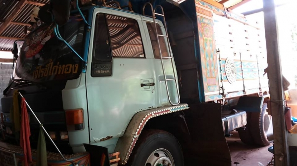 **1,270,000 บ.ต่อรอง**ขาย10ล้อ2เพลาดั้ม "นางฟ้า195" ISUZU ROCKY FVZ32MZPR 6HE1 BOINTER นางฟ้าแท้ เครื่อง 6HE1-195 Bointer เกียร์เดิม ZF เครื่องแห้งๆ แน่นๆ แรงดี เกียร์ดีไม่มีหลุด ช่วงล่างเดิม คัสซีดีเดิม ไม่ปะไม่ดาม กระบะดั้มเนียมเกษตรสภาพสวย พื **1,270,000 บ.ต่อรอง**ขาย10ล้อ2เพลาดั้ม "นางฟ้า195" ISUZU ROCKY FVZ32MZPR 6HE1 BOINTER นางฟ้าแท้ เครื่อง 6HE1-195 Bointer เกียร์เดิม ZF เครื่องแห้งๆ แน่นๆ แรงดี เกียร์ดีไม่มีหลุด ช่วงล่างเดิม คัสซีดีเดิม ไม่ปะไม่ดาม กระบะดั้มเนียมเกษตรสภาพสวย พื